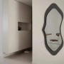Зеркало декоративное неправильной формы на деревянном основании MM006 в интернет-магазине «Зеркала с подсветкой» фото